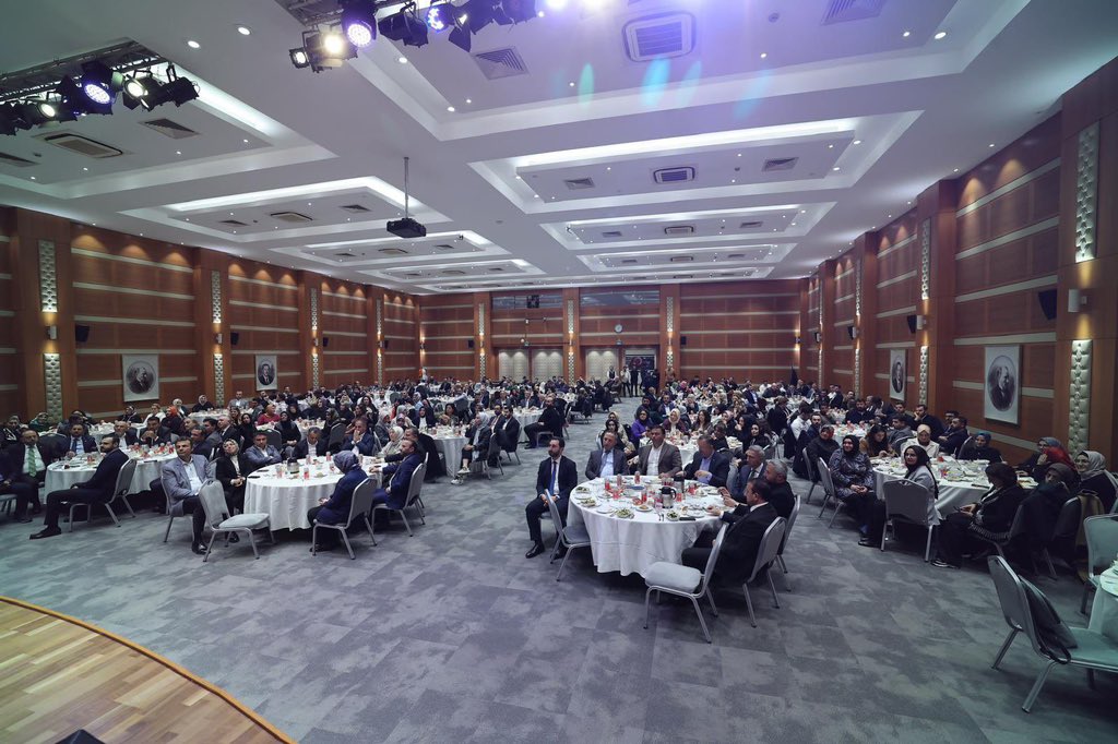 İl Başkanımız Osman Nuri Kabaktepe başkanlığında, Üç Kademe İl Yönetim Kurulu Üyelerimiz ve İlçe Başkanlarımız ile bir araya geldik.

Ülkemizin geleceğini şekillendiren ve milletimize umut aşılayan AK Parti teşkilatları olarak, sağlam ve kararlı adımlarla yolumuza devam edeceğiz.