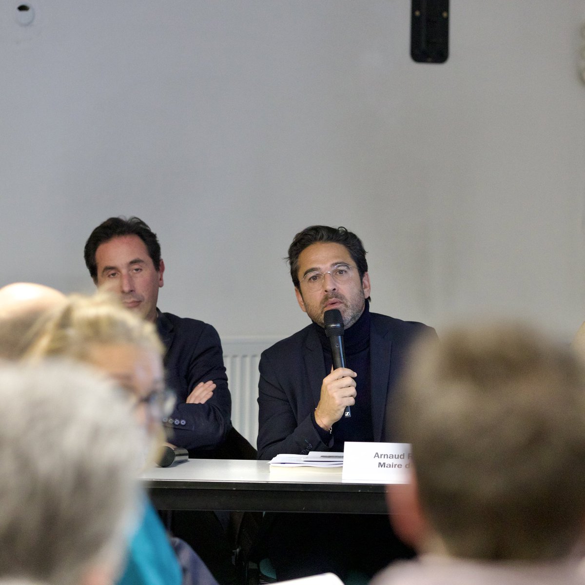 VilledeReims's tweet image. Le maire de Reims, @ArnaudRobinet à la rencontre des habitants ! Première #réunion publique ce soir avec les habitants des quartiers Chemin-Vert, Clemenceau et Europe. L&apos;occasion d&apos;échanger sur les #projets en cours et à venir.