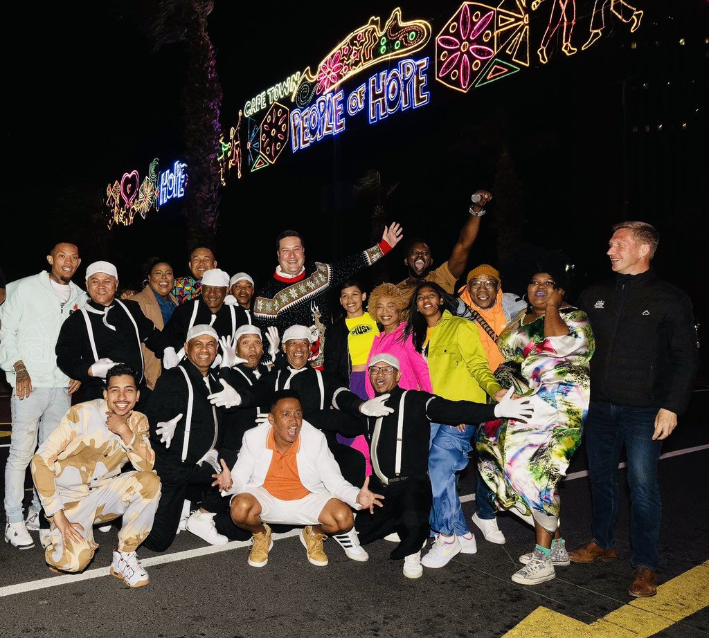 Kaapstad! Dit is amper festive hier buite 🎄🎉

That means our city's tradition of Adderley Street festive lights will be back! Can't wait to celebrate our tradition of launching the festive season with you at the Grand Parade on 1 Dec - bring your families! 👏