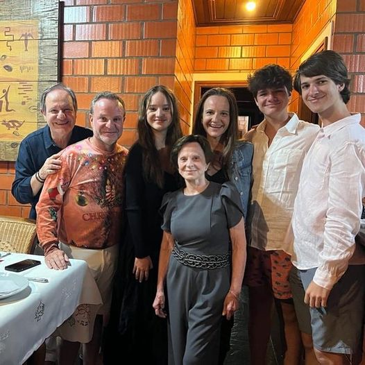 xandecapitao's tweet photo. Da série 'Família Pará", apresento-lhes @ArnaldoJRibeiro e @etironi a "Família Barrichello" #softopen https://t.co/tIL7VOoHEY
