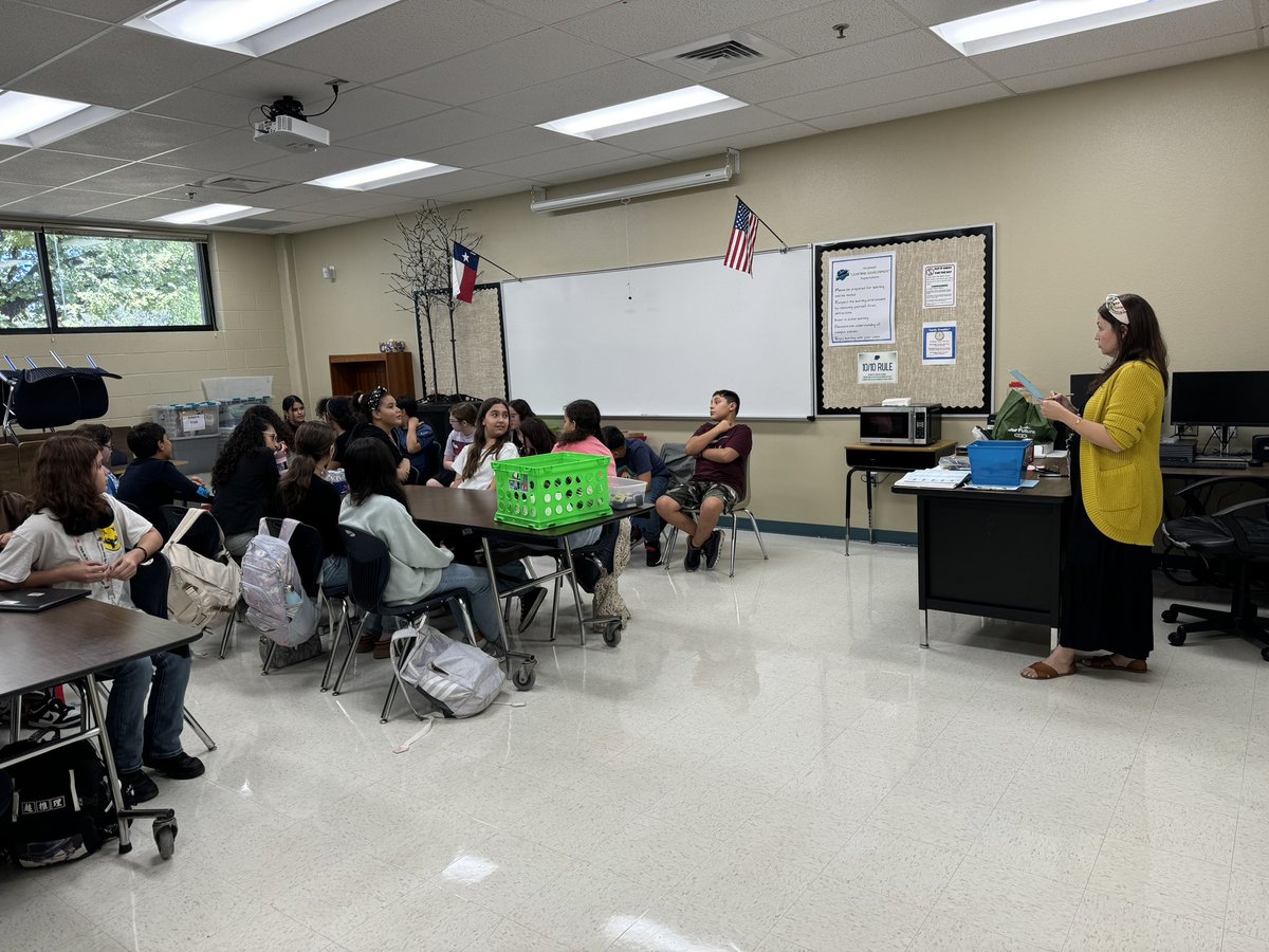 Spanish Spelling Bee winners! Thank you to <a href="/ZeidlerZone/">Claudia Zeidler</a> for leading our Spanish Spelling Bee at Stinson! Thank you Mr. Guzman and <a href="/JWilliamsESL/">Jessica Williams</a>  for helping to recruit! We grew! It was a close match! We have our top 3! #@NISDWorldLang <a href="/NISDStinson/">Stinson MS NISD</a> #SkyhawkPride #RaineysRowdies