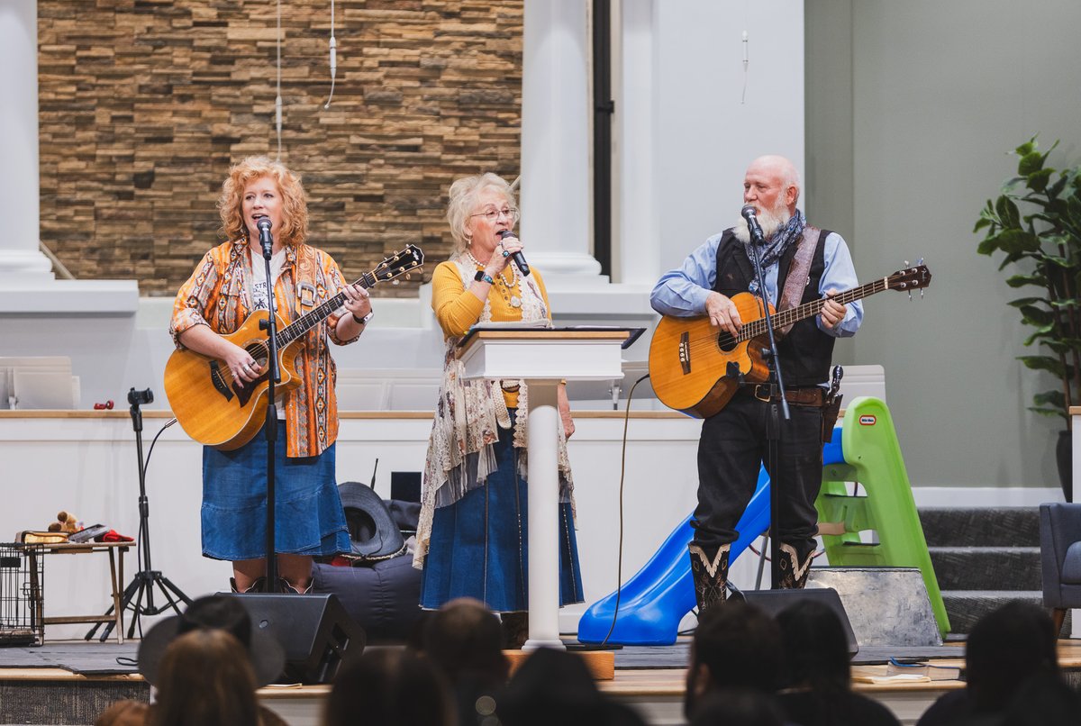 Pacific_Baptist's tweet photo. Round-Up Sunday was a blast this past Sunday! We loved the carnival, and it was such a joy to see everyone having fun together. A huge thank you to the Walkers for joining us and making the day even more special! https://t.co/1qSp1mACa3