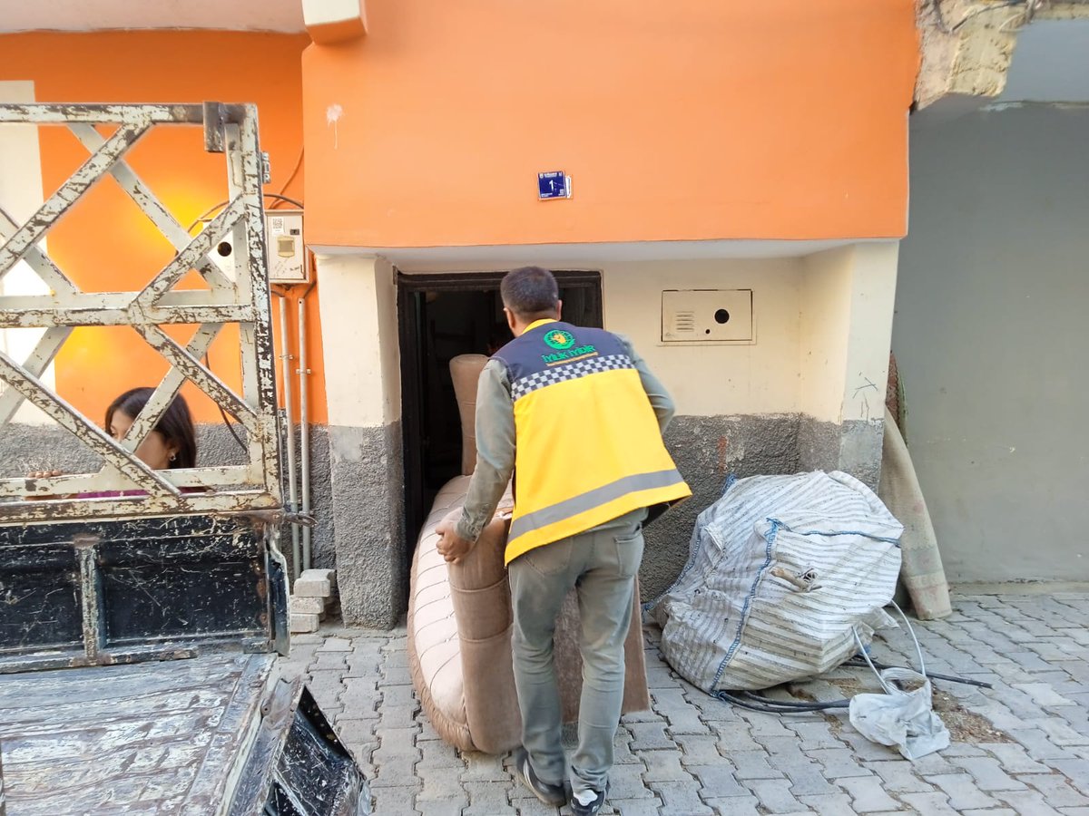 iyidiriyilikder's tweet image. Sadece Engelli oğluyla yaşayan Zeynep teyzemize koltuk takımı ve gıda ihtiyacını giderdik teyzemiz bu hayıra vesile ortak olan herkese dua edi Allahu Teala bu hayra ortak olun vesile olan herkesten Allah razı olsun inşallah 
#engeli
#yardım
#ihtiyaç
#iyilikiyidir