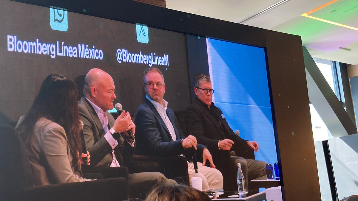 <a href="/JCBakerMX/">Juan Carlos Baker</a> <a href="/DiegoTMEC/">Diego Marroquín Bitar</a> El CEO de Toyota en México dice que ellos sí confían en México y por eso anunciaron su reciente inversión de 1 500 MDD. 

#BloombergLíneaSummit