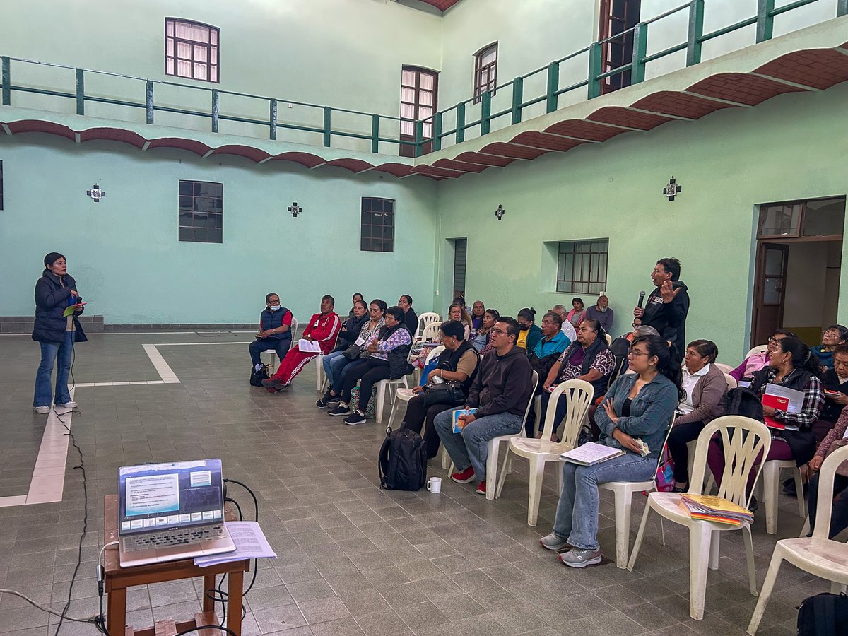 Frayjulian_dh's tweet photo. @biomedicasunam @IberoPuebla @Tu_IMSS @iiaunam @Conahcyt_Mex El pasado 6 de noviembre, compartieron con nosotras/os la Dra. @YacotzinB, del del Depto. de Ciencias Sociales y Políticas de @IBERO_mx y el Dr. Rodrigo Gutiérrez Rivas, del @IIJUNAM, quienes nos compartieron sobre la importancia de la gestión comunitaria del agua en el estado. https://t.co/8eOntFokNq