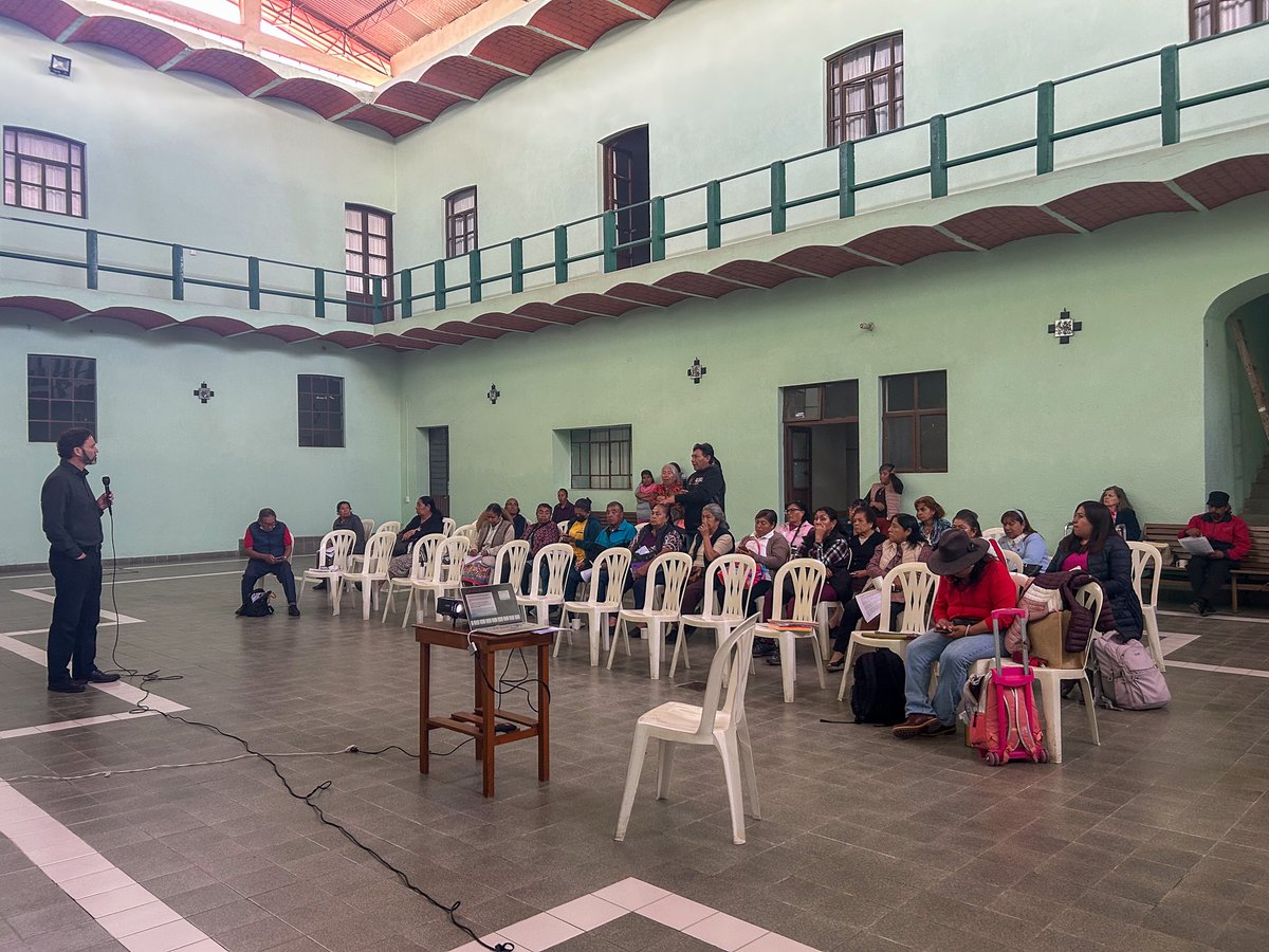 Frayjulian_dh's tweet photo. @biomedicasunam @IberoPuebla @Tu_IMSS @iiaunam @Conahcyt_Mex El pasado 6 de noviembre, compartieron con nosotras/os la Dra. @YacotzinB, del del Depto. de Ciencias Sociales y Políticas de @IBERO_mx y el Dr. Rodrigo Gutiérrez Rivas, del @IIJUNAM, quienes nos compartieron sobre la importancia de la gestión comunitaria del agua en el estado. https://t.co/8eOntFokNq