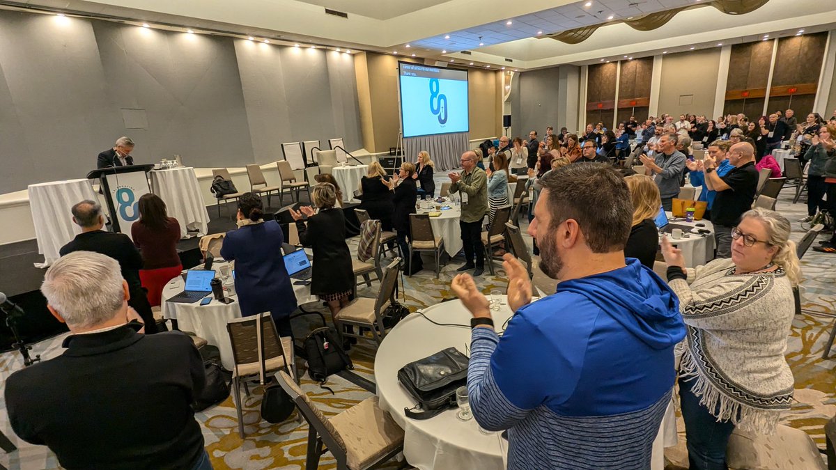 #myoecta sends our lead negotiator off  with a #standingovation ❤️👊🇨🇦 #Gratitude 🙏 #RISE