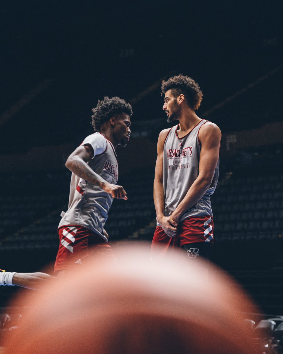 UMassMBB's tweet photo. 👀🚩
#BuildItTogether https://t.co/gjY0j4G824