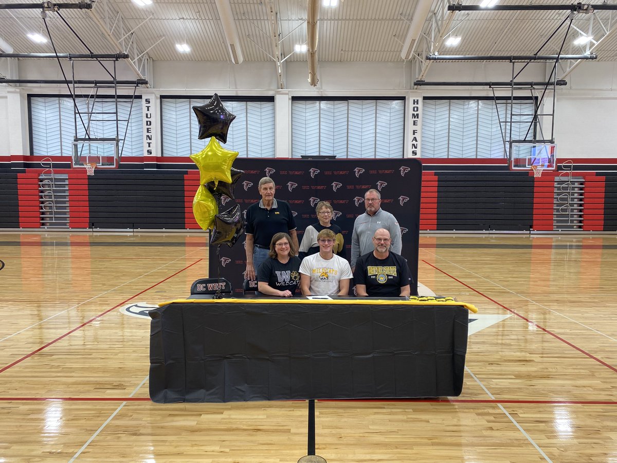 DCWestFalcons's tweet photo. Congratulations Bryce! Best of luck at Wayne State University. We are proud of you! 🏃🏻‍♂️ #RiseUp #TheFalconWay @DCWestXCTF https://t.co/pvKE3dciSz