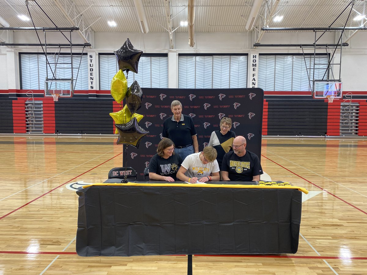 DCWestFalcons's tweet photo. Congratulations Bryce! Best of luck at Wayne State University. We are proud of you! 🏃🏻‍♂️ #RiseUp #TheFalconWay @DCWestXCTF https://t.co/pvKE3dciSz