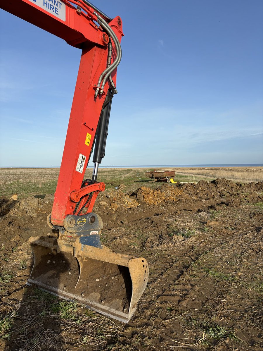 MeiklemStuart's tweet photo. Back in the hot seat trying to keep the farmers on top of things and help get their yields up.#landdrainage https://t.co/CsoHPdkaD6