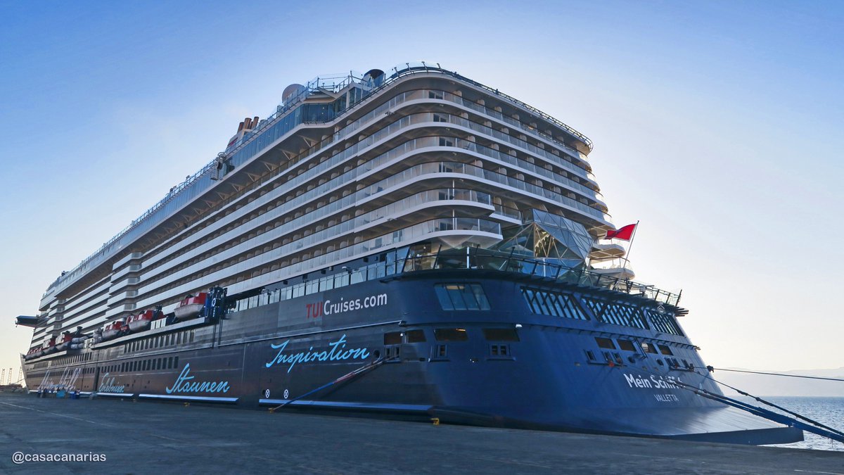 casacanarias's tweet image. ⚓️Mientras #AIDAcosma permanece en #Tenerife, el #SilverWhisper salió par llegar en pocos días sin alguna parada a  la Ciudad del Cabo de Súdafrica.🇿🇦
Mira aquí: wp.me/p2aTTh-37T
 #MeinSchiff6 de la compañia Mein Schiff - TUI Cruises🚢se dirige a las islas de Cabo Verde.🇨🇻