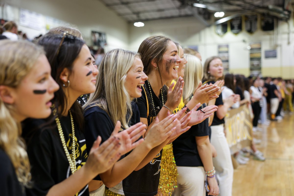 WoodfordCoPS's tweet photo. Last pep rally at 180 Frankfort Street 🥹🖤🐝💛😭
60 years later at Woodford County students are still as proud as ever to be Woodford County students 🌟
#KidsWin #changinglives #WCPSInfluence #1county1school https://t.co/7yuxBduR8c