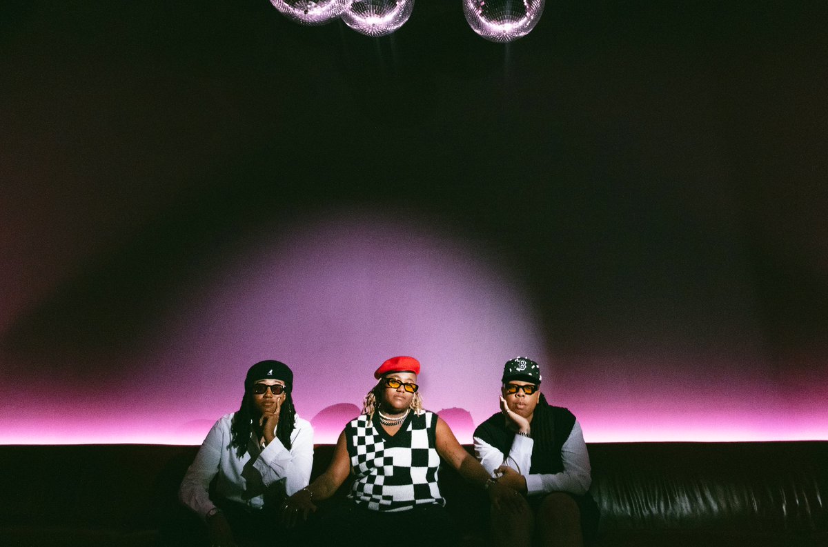 With 20+ events behind us and a new year ahead, we think it's time to reintroduce ourselves! 

3 friends
💜@peaceloveandlex
💚@complexblackboi 
💛<a href="/terrisoul/">Terri Browne</a>