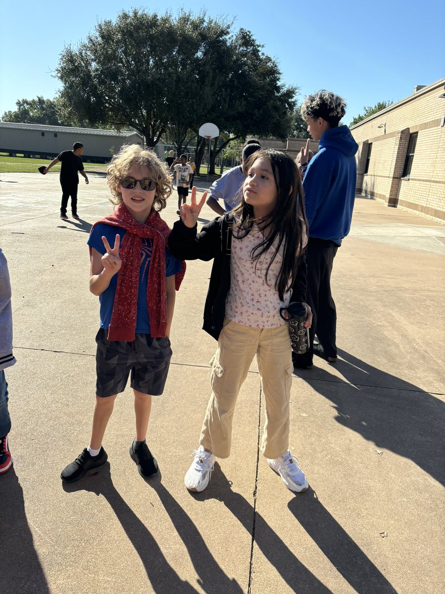 FalconPalsJVHS's tweet photo. CARE BEARS
-much ❤️ to @BangElementary for your support of JVHS and the PALS program. Appreciate ya!!!
#TeamPALS https://t.co/BLOyzDt4Tq