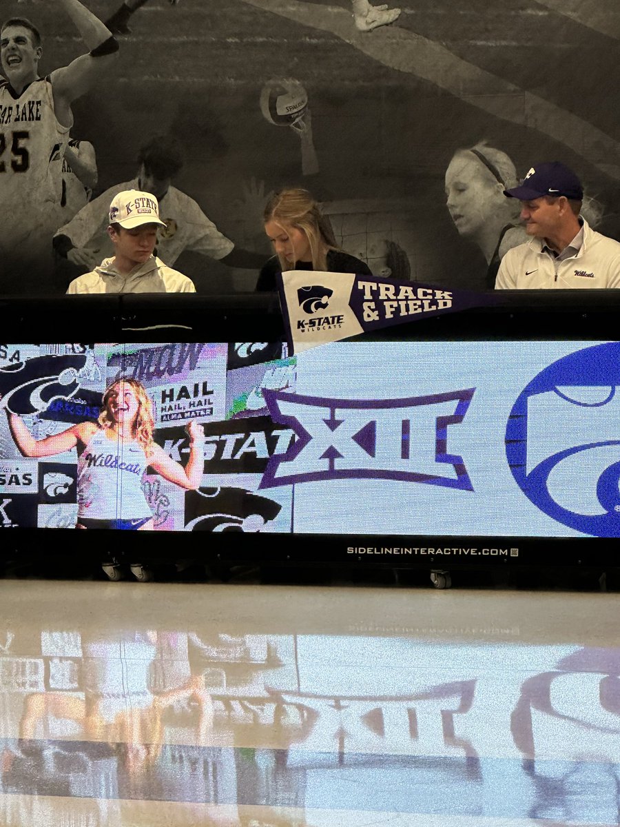 Signing day!! Big things ahead!! <a href="/ReeseBrownlee/">Reese Brownlee</a>