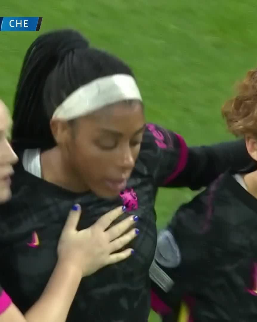 💪 Chelsea's persistance sees them turn it around, as Ashley Lawrence rattles the net!Watch live for free on DAZN ▶️  #UWCLonDAZN #UWCL