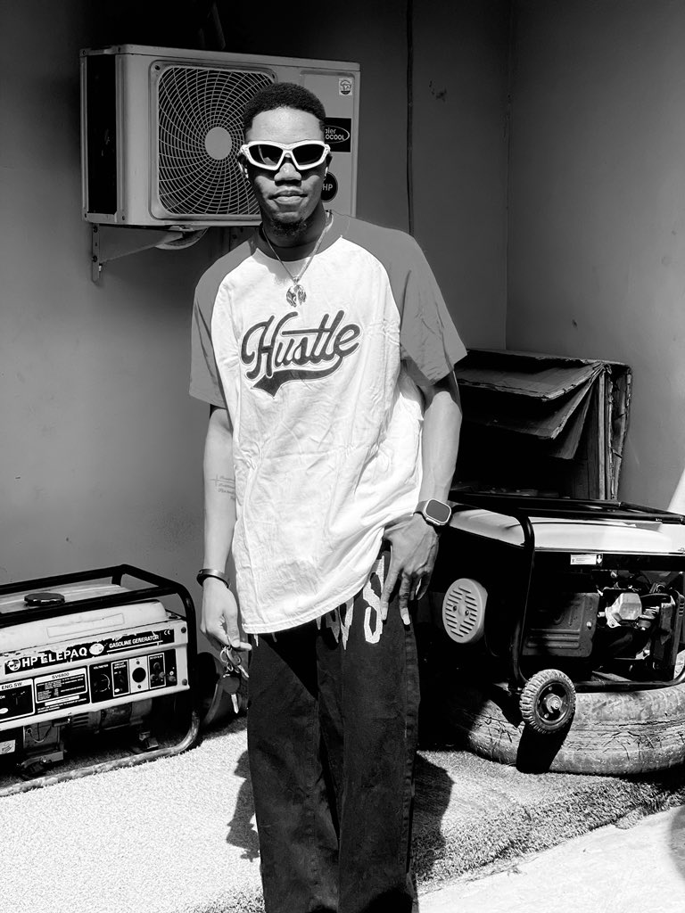 YembexAstonish's tweet photo. 🚶🏻🚶🏻🚶🏻 https://t.co/IU9zTKJ6Bi