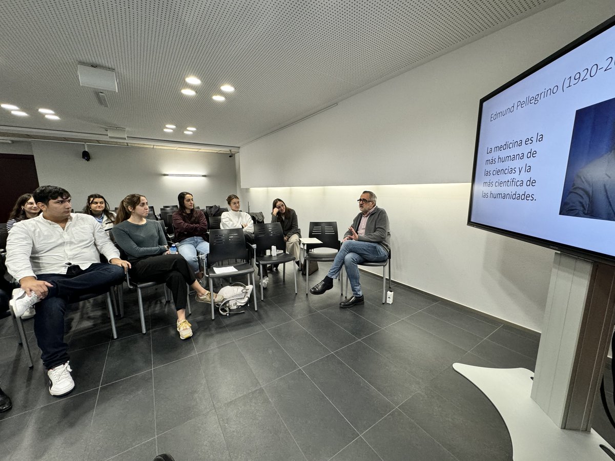 RAMON VILALLONGA (@drvilallonga) on Twitter photo Aquesta setmana hem seguit amb el XVIII Curs de bioètica i Aspectes legals de la <a href="/SCatCir/">Societat Catalana de Cirurgia</a> amb gent del <a href="/COMBarcelona/">Col·legi Metges BCN</a> i <a href="/j_domca/">Joan Domenech</a> de coordinadro amb un servidor. Una jornada única per tenir clar l'ofici de metge. 😷💙 Com sempre agraït de coordinar-lo també... Aquesta setmana hem seguit amb el XVIII Curs de bioètica i Aspectes legals de la <a href="/SCatCir/">Societat Catalana de Cirurgia</a> amb gent del <a href="/COMBarcelona/">Col·legi Metges BCN</a> i <a href="/j_domca/">Joan Domenech</a> de coordinadro amb un servidor. Una jornada única per tenir clar l'ofici de metge. 😷💙 Com sempre agraït de coordinar-lo també...