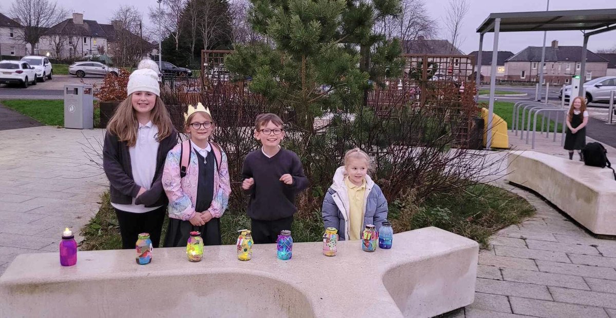 NLCFamilyLearning (@nlfamilylearn) on Twitter photo It’s beginning to feel like Christmas <a href="/NewmainsPrimary/">NewmainsPS</a> <a href="/nlcstbrigid/">NLC St. Brigid’s Primary</a> Community Hub Family Time group who made Christmas Light Lanterns for Santa to find the children’s houses 🎄🎅🧑🎄and Crowns as the families are all CLD Royalty 👑👸🤴 #Christmas #FamilyTime It’s beginning to feel like Christmas <a href="/NewmainsPrimary/">NewmainsPS</a> <a href="/nlcstbrigid/">NLC St. Brigid’s Primary</a> Community Hub Family Time group who made Christmas Light Lanterns for Santa to find the children’s houses 🎄🎅🧑🎄and Crowns as the families are all CLD Royalty 👑👸🤴 #Christmas #FamilyTime