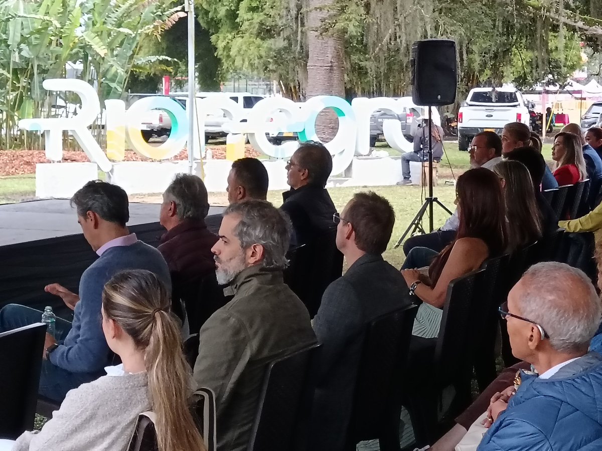 A esta hora se hace en la finca La Morelia, sector Llanogrande, por parte de la <a href="/AlcRionegro/">Alcaldía de Rionegro</a> y <a href="/Comfama/">Comfama</a> la presentación e inauguración del Parque del Bienestar, un gran lugar pensado para toda la familia.

Más información orientese.co