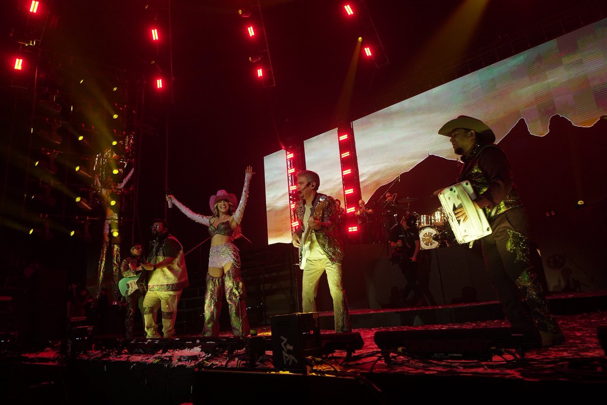 <a href="/LaCaseteraMX/">La Casetera</a> 💜