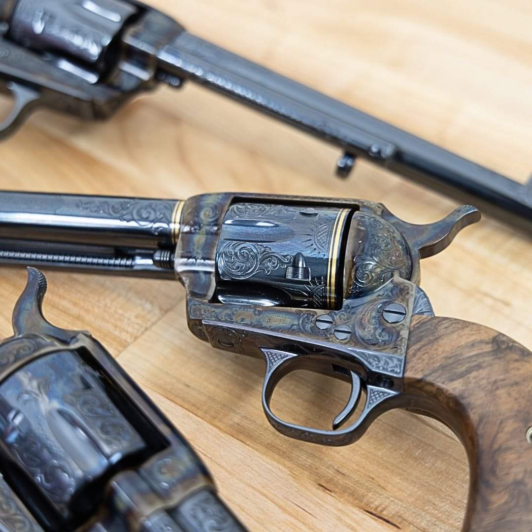 Airfemale14's tweet photo. 🇺🇲 Making Your #WheelGunWednesday Better Since 1873 💥
#ColtOfficial #SingleActionArmy https://t.co/k0Z4LYmPi3