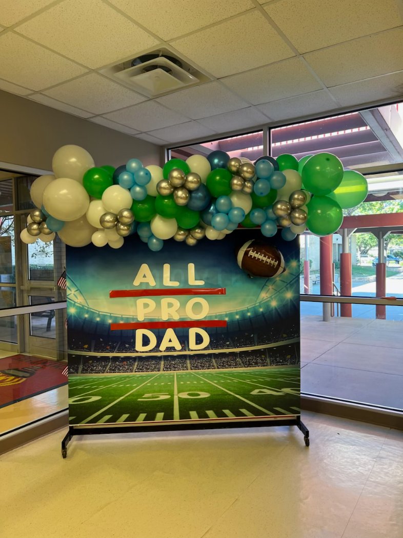 Tomorrow cafeteria doors open at 6:50am. Remember, parents and students can wear their favorite football team jersey or t-shirt. <a href="/townleytorches/">TownleyTorchlighters</a> <a href="/PFE_IISD/">Parent Education & Community Engagement Irving ISD</a> <a href="/IrvingISD/">Irving ISD</a>