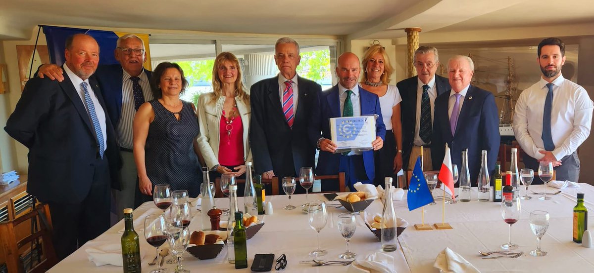 Puesta al día con los Presidentes de los Clubs 🇪🇺 

Gracias por la invitación!