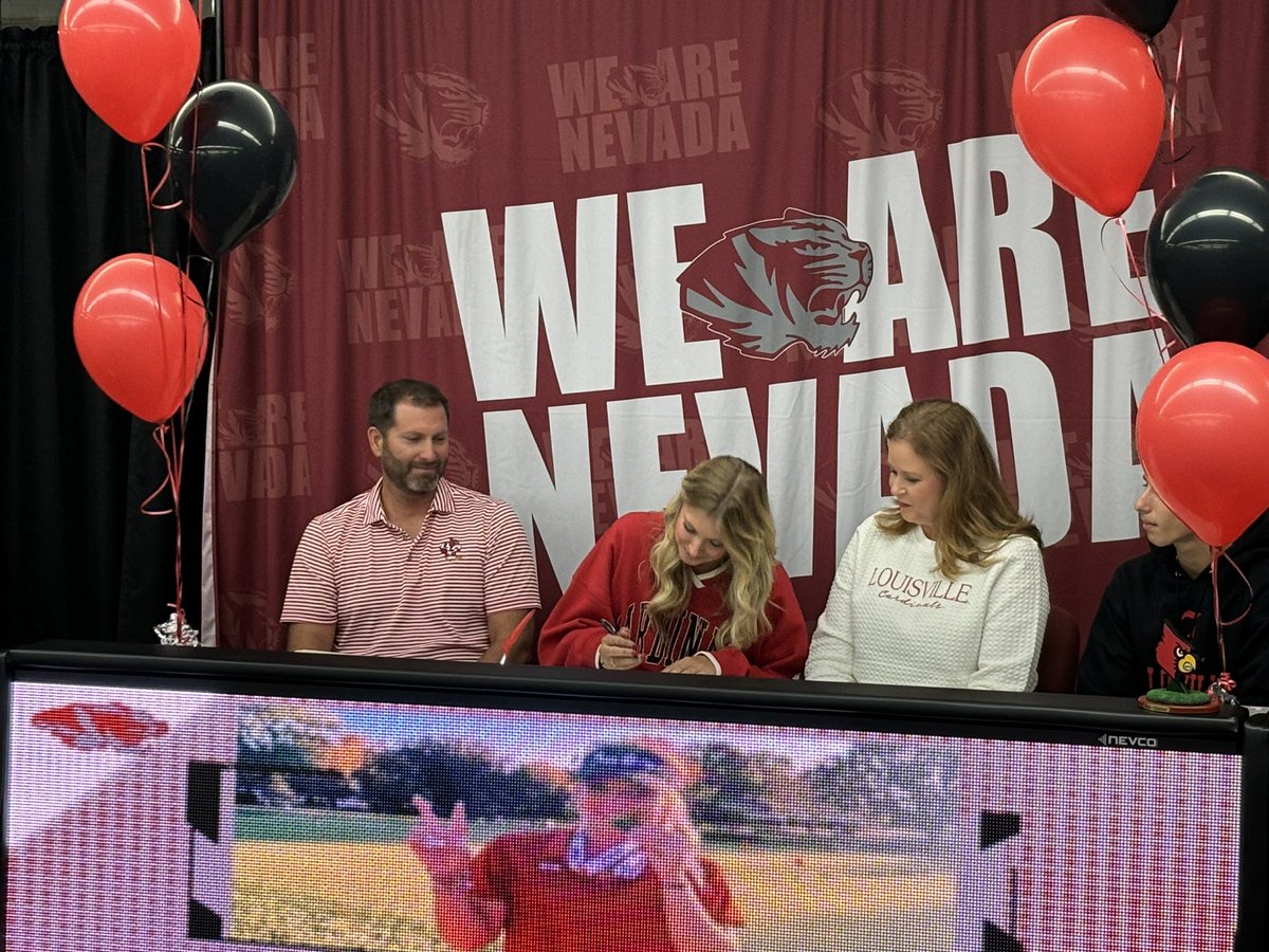 KNEMKNMORadio's tweet photo. Nevada’s 2 time state champion Emree Cameron has made it official signing her NLI to play golf and attend school at the University of Louisville. https://t.co/sWFrZuFQWi