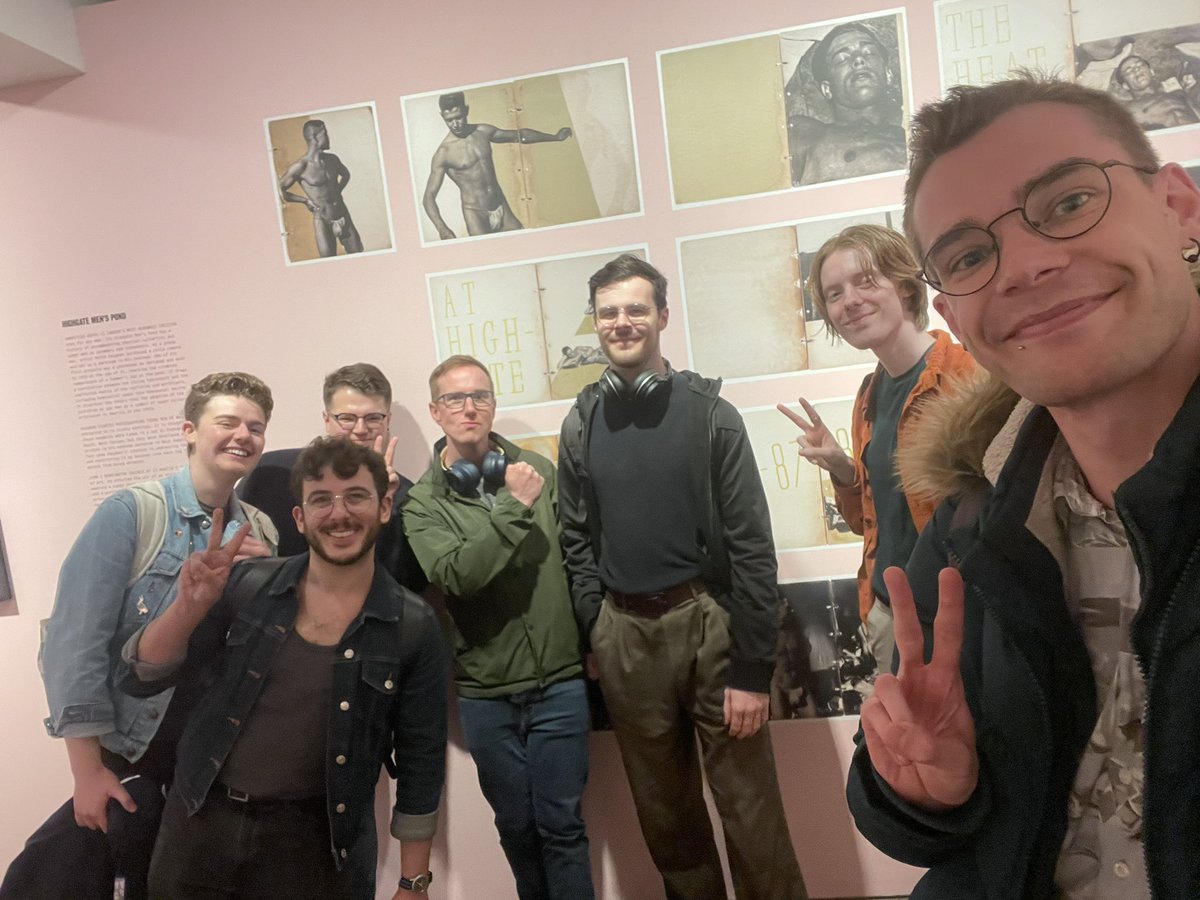 Our community is always trying to grow! 🌷 

If you or someone you know is looking for new London buddies then Gallery Huns has got you 😎 

We host fun events and socials each month! 

Our Discord channel is a great way to get to know us; discord.gg/kDvjeKQ7Hn