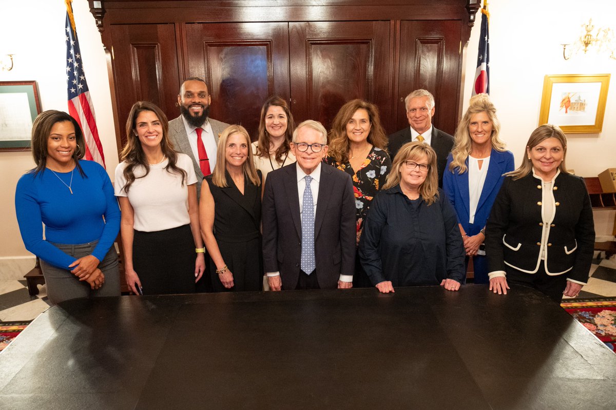 GovMikeDeWine's tweet photo. Honored to welcome district finalists and the 2025 Ohio Teacher of the Year, Daneé Pinckney, to the Statehouse! Thank you to all of our amazing teachers for your dedication and commitment to Ohio’s kids. https://t.co/XCzLmVBezT