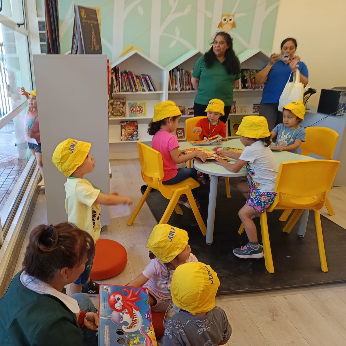 BibliotecasSNBP's tweet photo. Hoy estuvimos en la reinauguración de la Biblioteca Pública Municipal de Pedro Aguirre Cerda, que contó con el financiamiento del Programa de Mejoramiento Integral de Bibliotecas Públicas para su mobiliario.

#leeresgratis en #bibliotecaspúblicas https://t.co/WVkoreBEw6