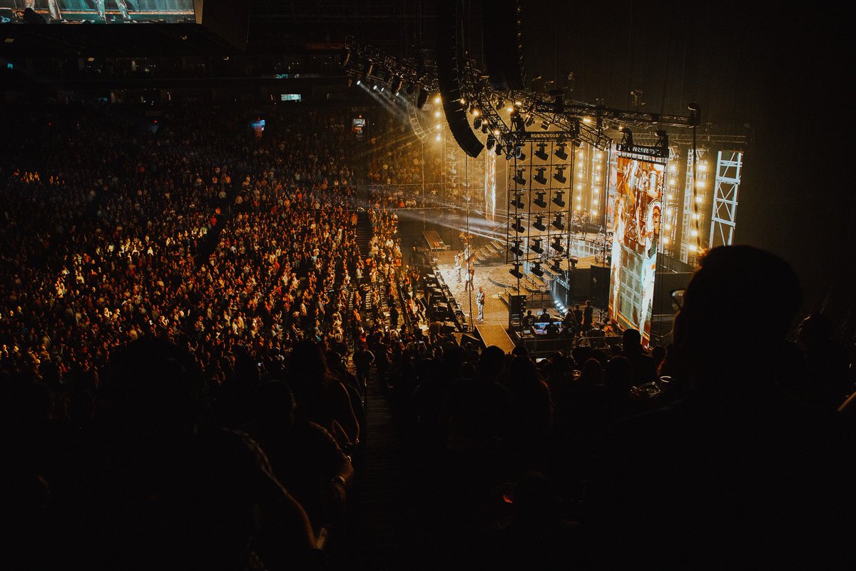 yuliflores's tweet photo. Un sueño ver la Arena Monterrey así de llenita de energía 💕⭐️✨ https://t.co/IKSjaEV38S