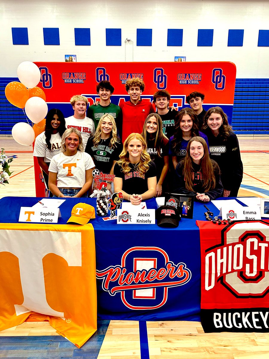 Congrats to our 13 seniors that signed today to continue both their academic and athletic careers at the next level! 

Roll Neers🍊
