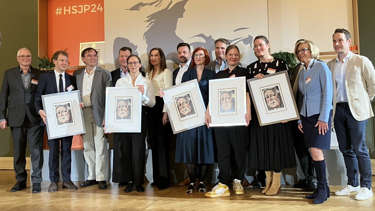 Herzlichen Glückwunsch allen Preisträgerinnen und Preisträgern zum #HSJP24! 💐