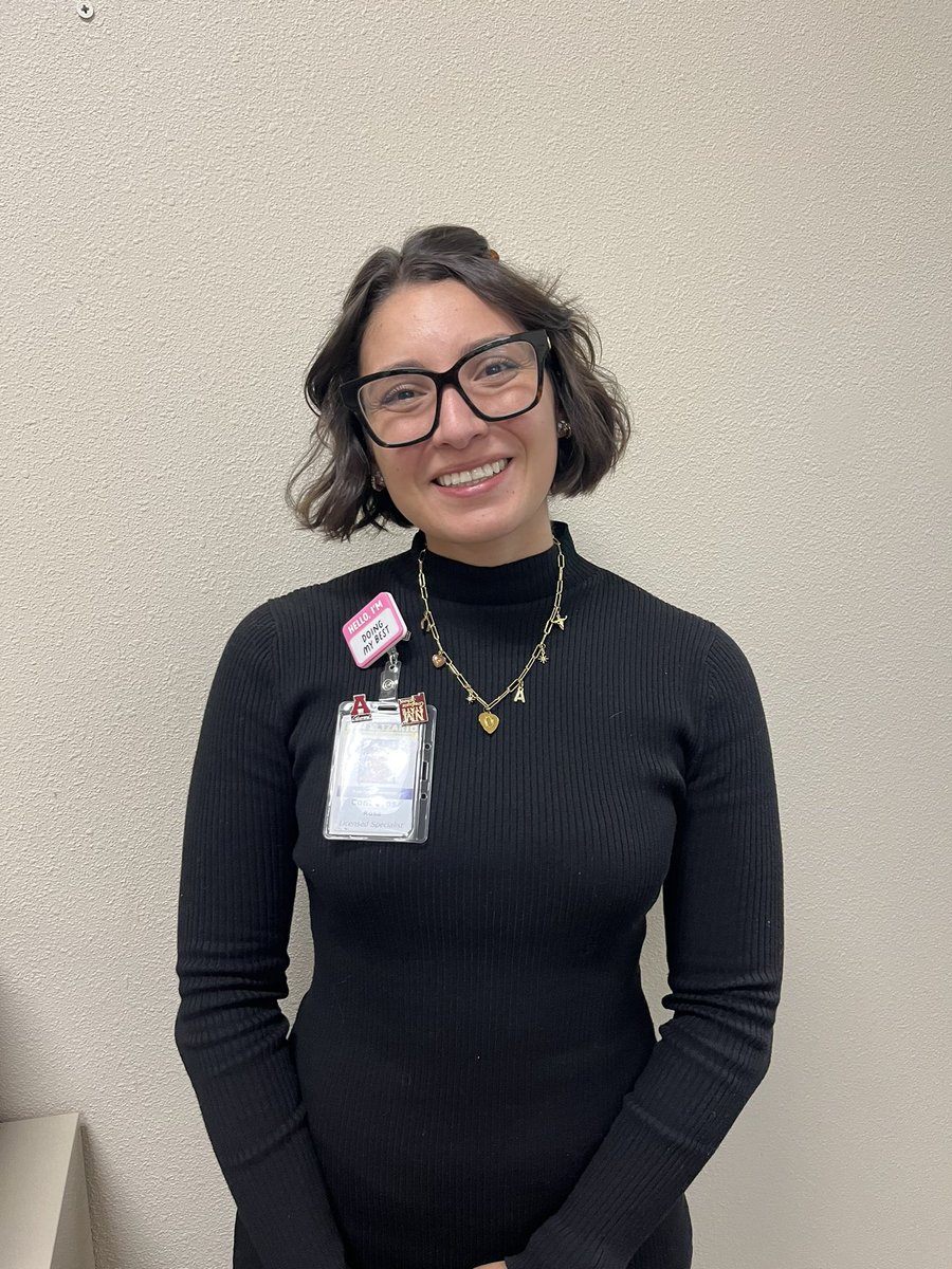 SEISD_SpEd's tweet photo. This week we celebrate the incredible role school psychologists play in fostering safe, supportive schools.
We are so grateful for our very own LSSP Rosa Contreras, going above and beyond for student success. Thank you for all you do! #SchoolPsychologistWeek #WellnessForAll https://t.co/jr624TeAlh