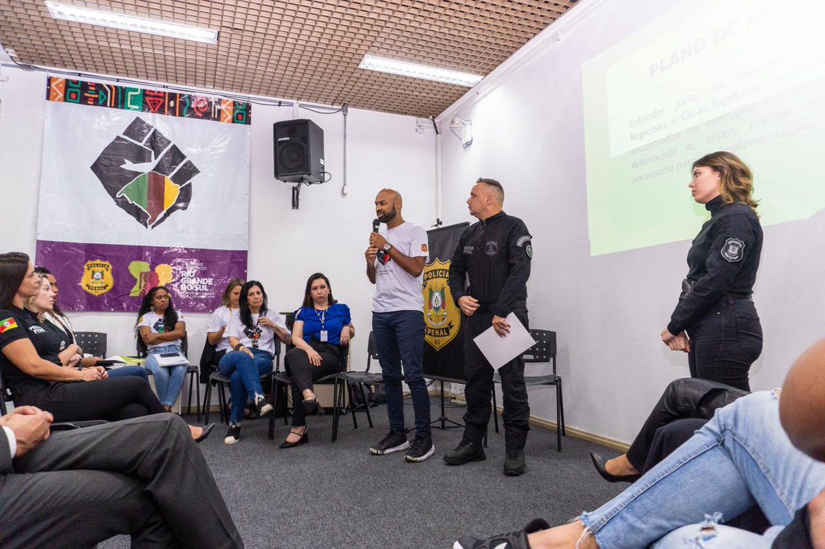 schwartz_mat's tweet photo. A Polícia Penal e a Secretaria de Sistemas Penal e Socioeducativo lançaram o Plano de Ação Estadual de Enfrentamento ao Racismo no Sistema Prisional. https://t.co/zLvyAVZj9W
