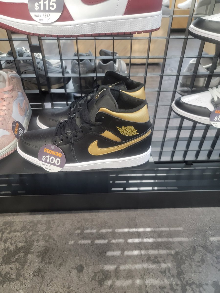 MarcWatkinsEsq's tweet image. It took all my strenf not to buy these. Ifykyk.

#APhiA #AlphaPhiAlpha