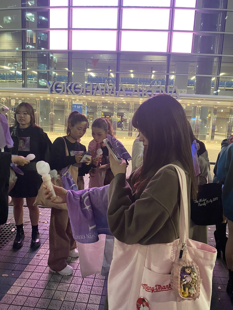 KanaRabbit0318's tweet photo. 2024/11/13  Kana Nishino
Love Again Live 2024✨✨️
@kanayanofficial 

ほぼ6年越しのカナやんもだけど、
カナ友ちゃんもみんな大人になってた🥹♡
急遽開演まで一緒にいてくれたえり🙂‍↕️🫶🫶
関西組のみんなも会えて嬉しかったのー🥹

出会いに感謝カナやんありがとう最高だったよー！❤️❤️ https://t.co/dTd5TzcH56