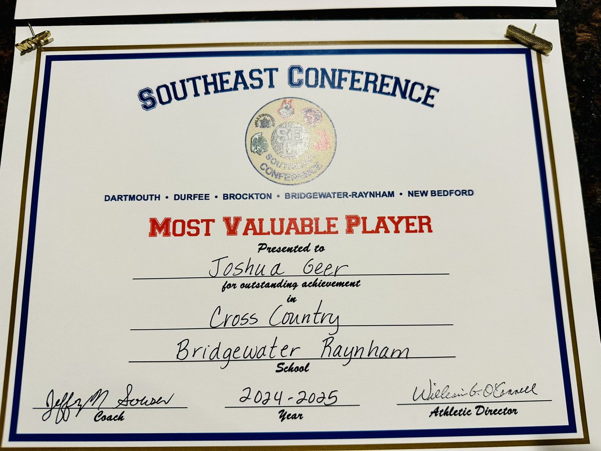 kgeer33's tweet image. XC Banquet tonight! It was so fun to see all the kids together. Josh was named a part of the Southeast Conference All-Confrence Team and Southeast Conference Most Valuable Player. Last XC meet of his Senior season is this Saturday! Go get it bud! @TROJANSXCTF @BR_Athletics_MA