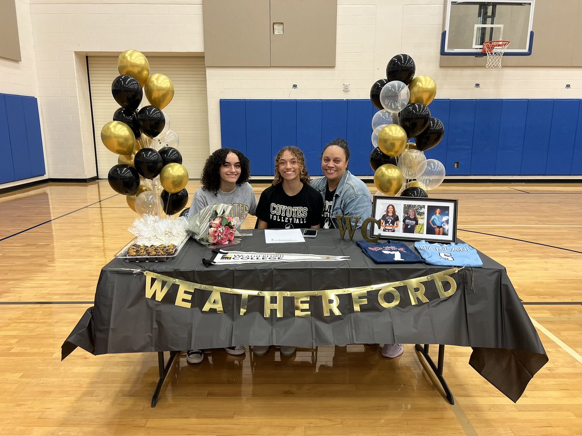Harlan Volleyball (@harlanhawks_vb) on Twitter photo Congrats to our Rayna on her commitment to Weatherford College 🏐
We are so proud of you!
#HawkYeah <a href="/NISDHarlan/">Harlan High School</a> Congrats to our Rayna on her commitment to Weatherford College 🏐
We are so proud of you!
#HawkYeah <a href="/NISDHarlan/">Harlan High School</a>
