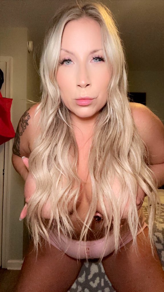 msfoxy2828's tweet photo. Would my tits fit in your hands? 

https://t.co/zUacBlyVtu https://t.co/1AXnh97Orz