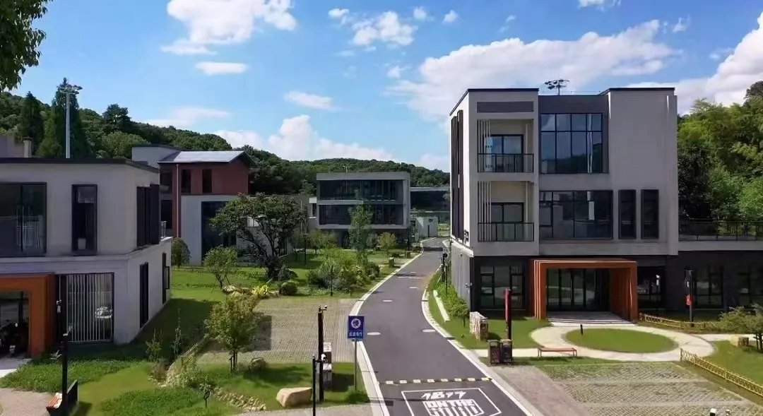 $icnm #kuora #pressrelease #Xiaohuangren #ai 

ICNM's Kuora Expands Its Footprint with Launch of Industrial Internet Hangzhou Industrial Technology Services! See the link for more details.

einpresswire.com/article/760431…