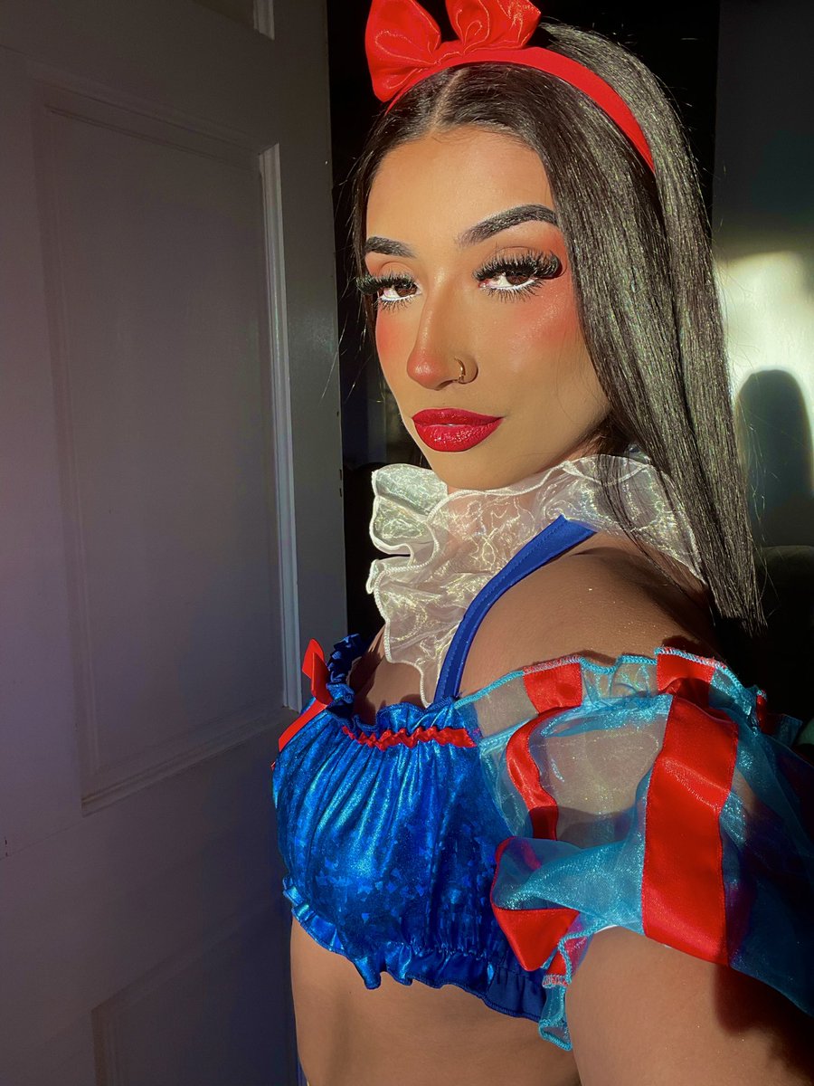 just a pretty princess 👸🏻🍎✨