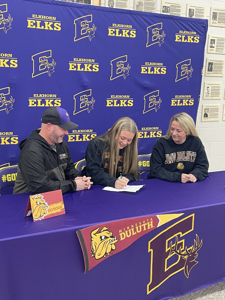 EAHSElks's tweet photo. Congratulations Ayden, Brolan, Veronica, and Ella on signing today.  #goelks https://t.co/tisU2nPKNG
