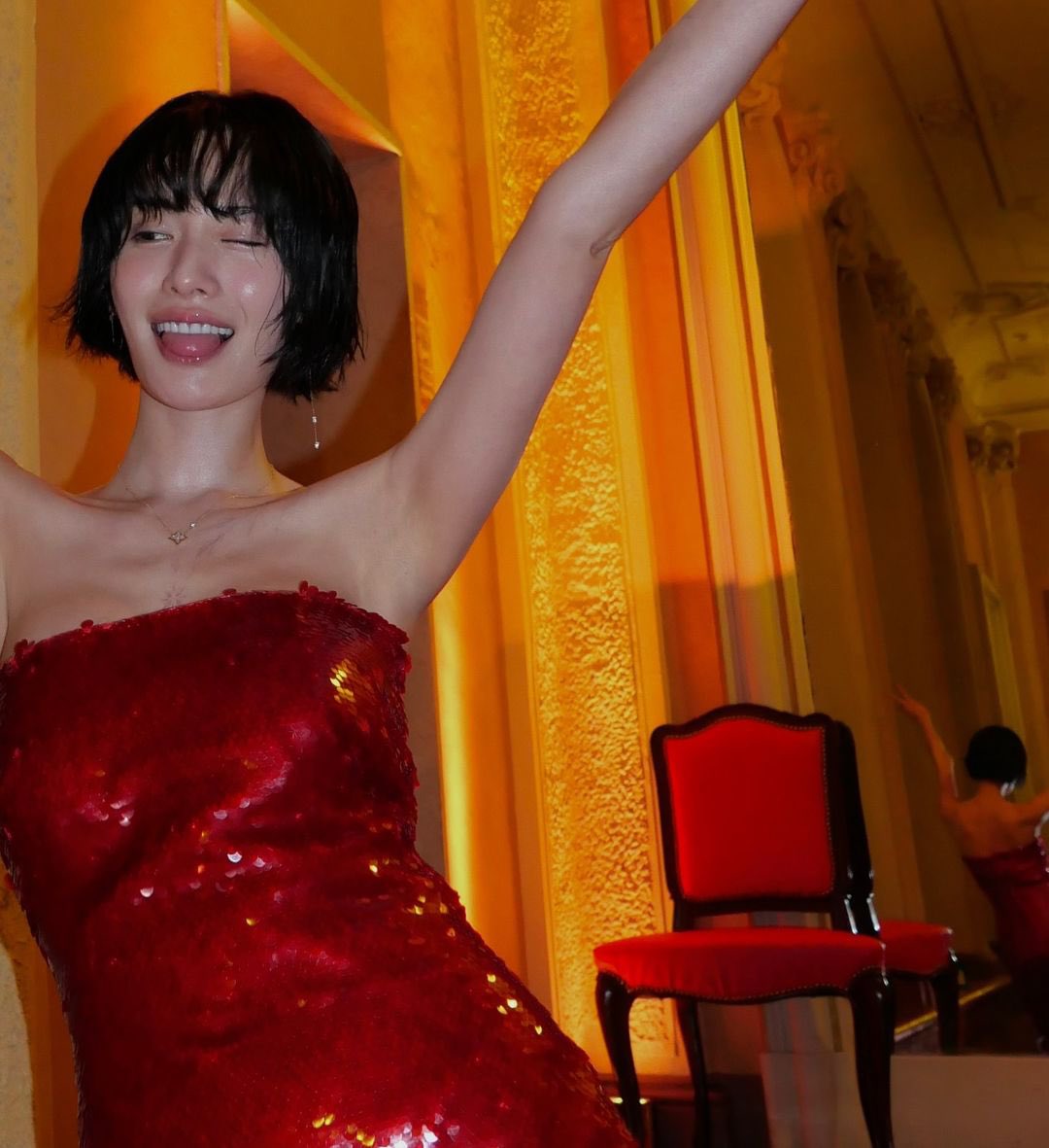 Well, happy thursday. Wishing everyone has good vibes today with this extremely pretty photos of the woman of mine.