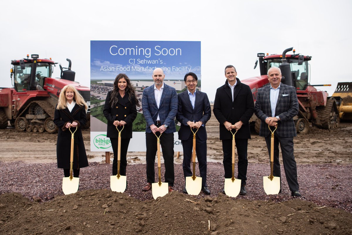 KristiNoem's tweet image. South Dakota’s economy is THRIVING. We’ve drawn fantastic companies to join our winning workforce, including CJ Schwan’s, which is constructing the largest food processing facility of its kind in Sioux Falls. We broke ground on this monumental project today.