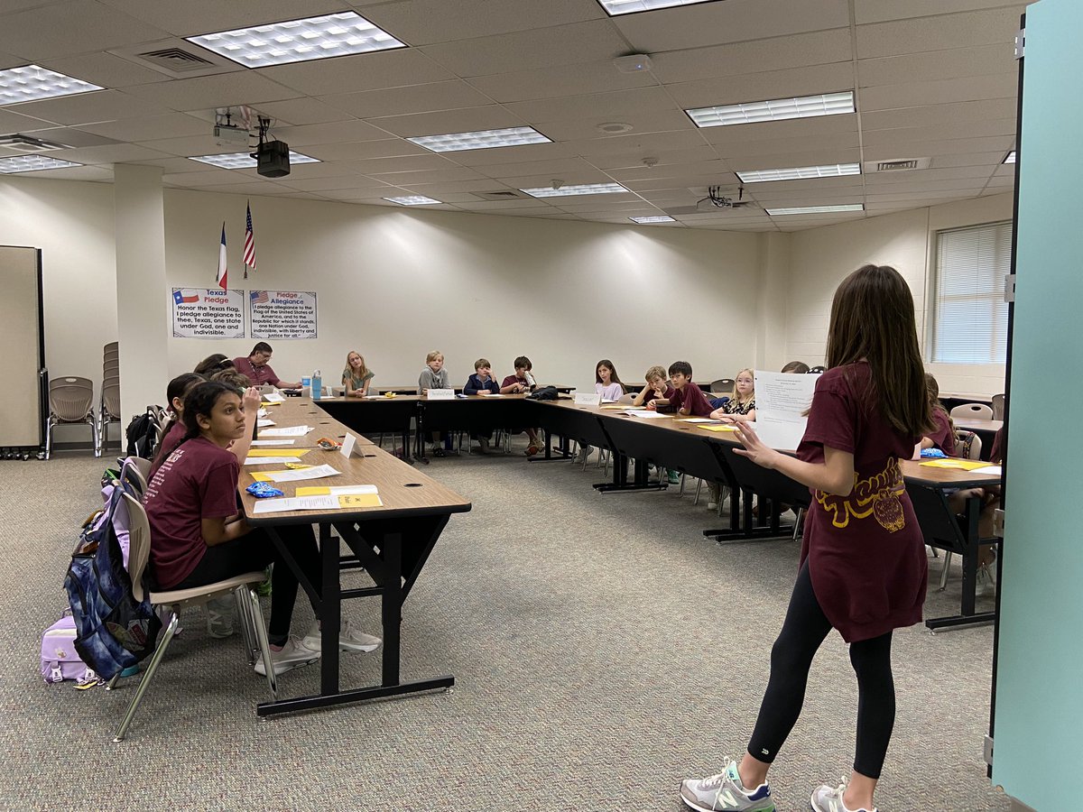 HayesStuCo's tweet photo. Student Council led a very productive meeting with lots of great suggestions for our campus! #HayesHawks https://t.co/QNIIRvtS1I