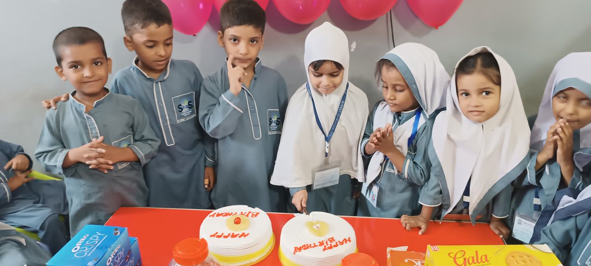 STS_Pakistan's tweet photo. 🎉 Celebrating Saniya’s special day at Street to School!
A day filled with joy, laughter, and love. Every child deserves to feel cherished. Join us in wishing her happiness! 🎂✨ #BirthdayCelebration #CreatingSmiles #StreetToSchool https://t.co/njEyJETsf1
